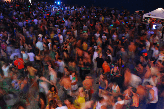 thailand crowd at full moon party