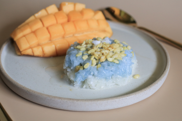 butterfly pea mango sticky rice