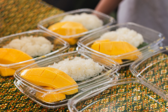 street mango sticky rice
